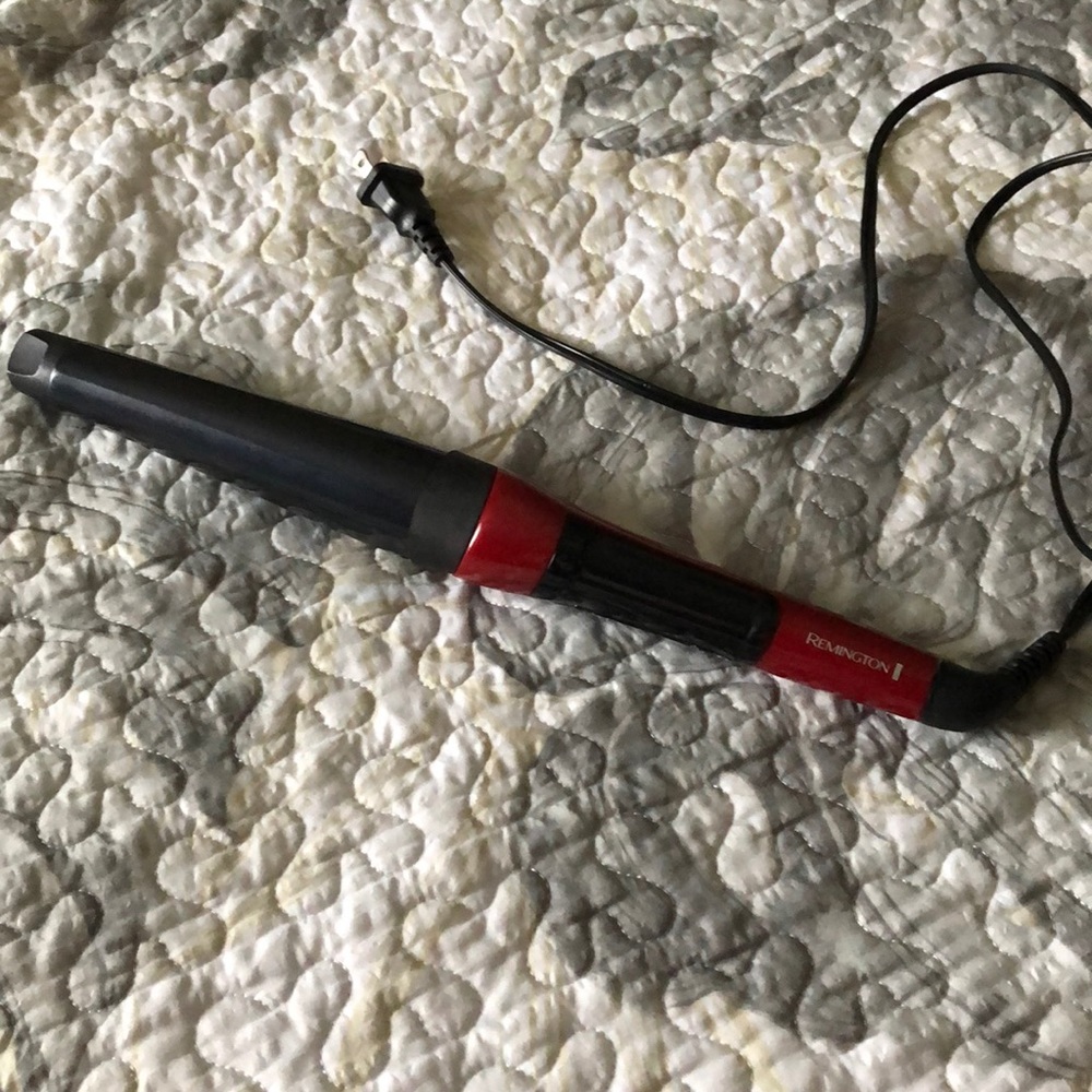 Remington 1-2 inch wand curling iron.